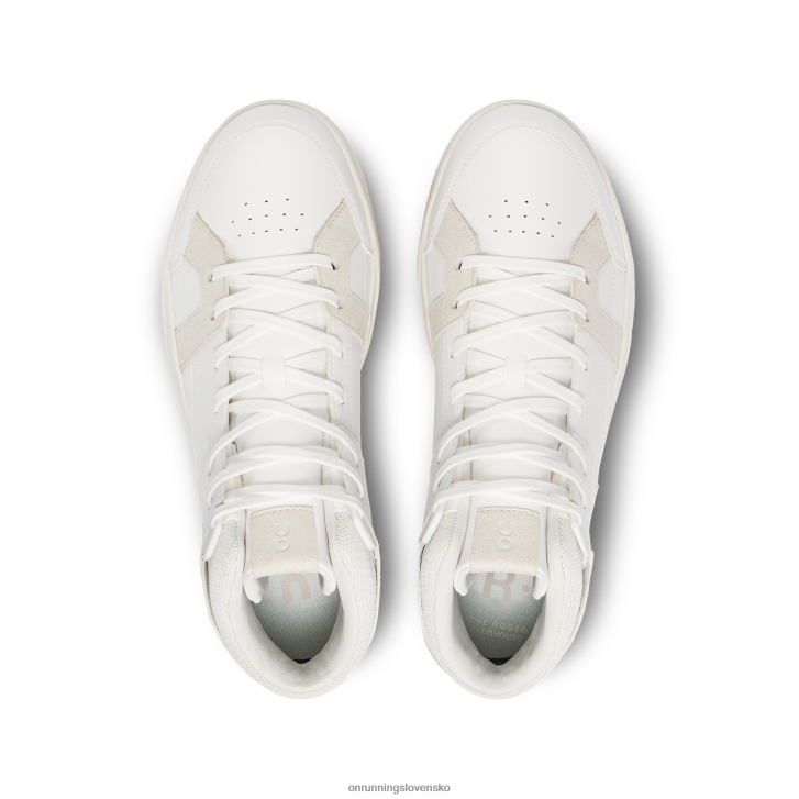 On Running muži klubovňa Rogera uprostred 6J0V669 biely piesok