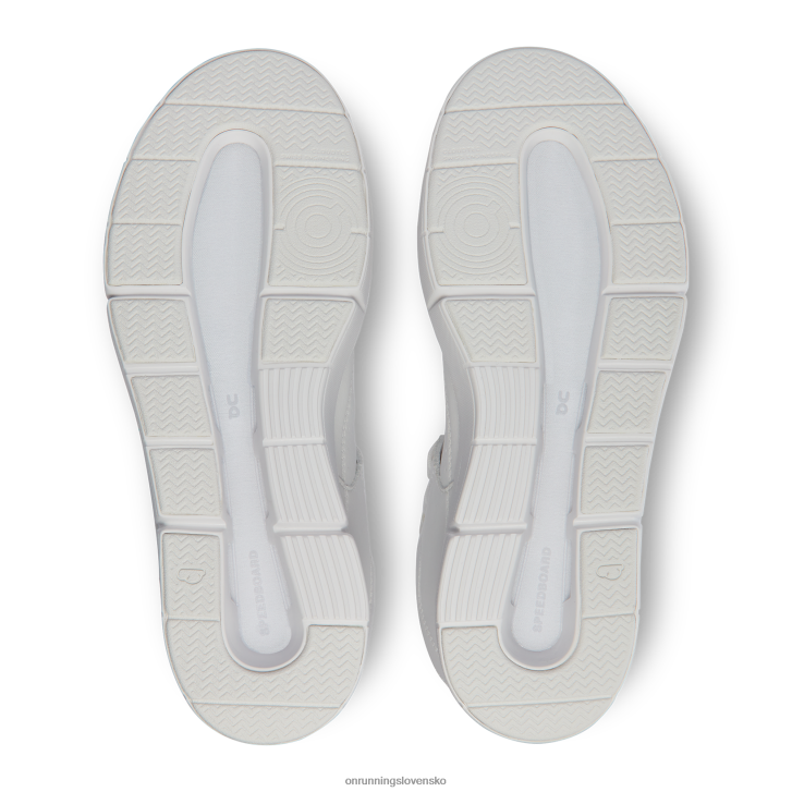 On Running ženy klubovňa Rogera uprostred 6J0V176 celý biely